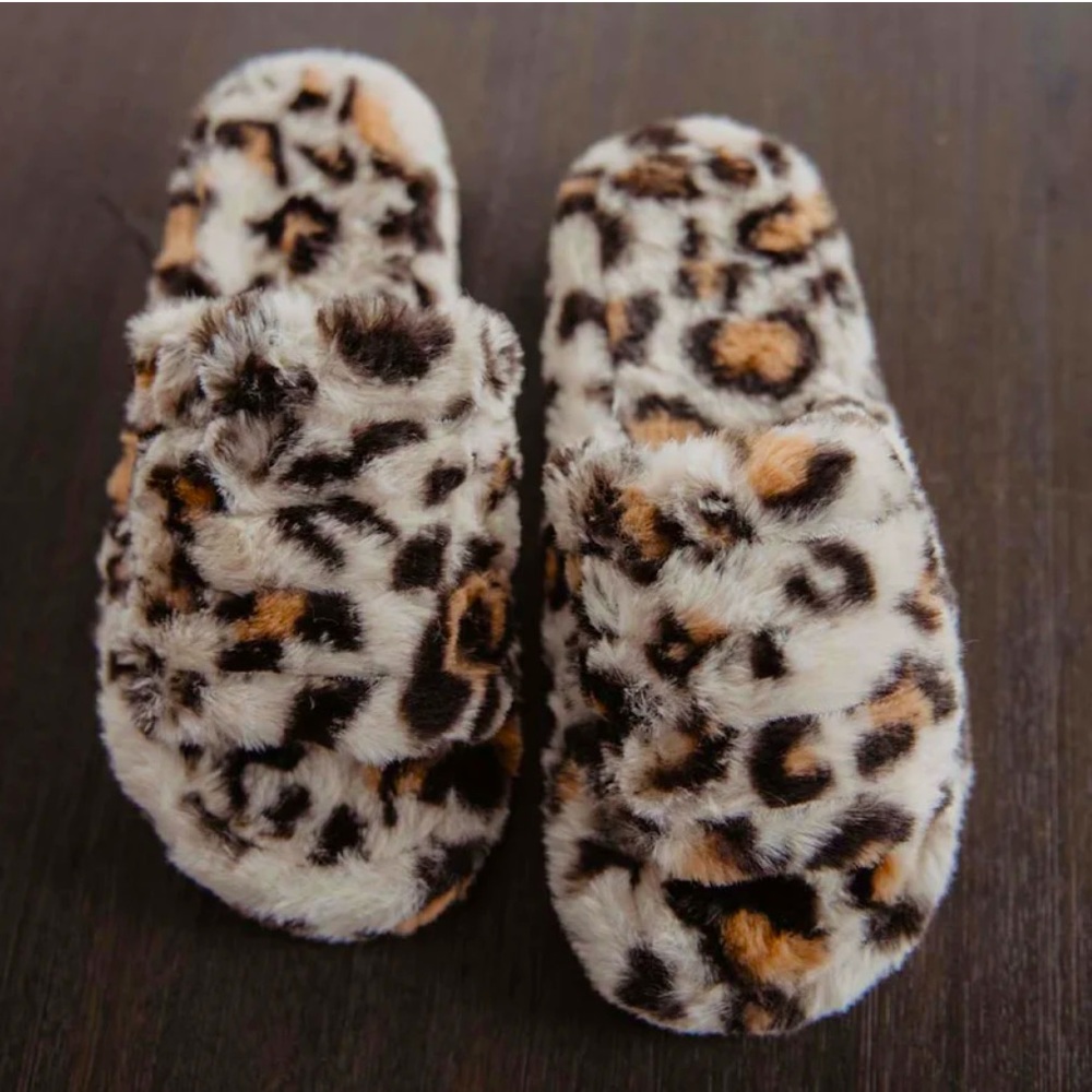 💫Cream Leopard Faux Fur Slippers